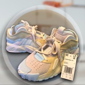 Adidas Originals Women’s Streetball Shoes FX8686 (USWomen’s size 6) **NEW w/ Tag